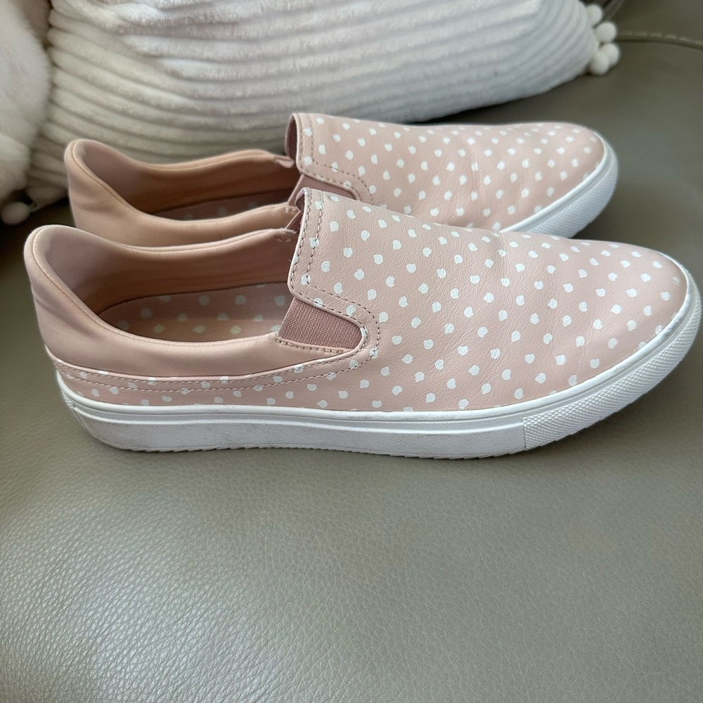 Women’s size 8.5 Mark Nason Pink and White polka-dot Casual Slip-On Sneakers - Picture 3 of 8